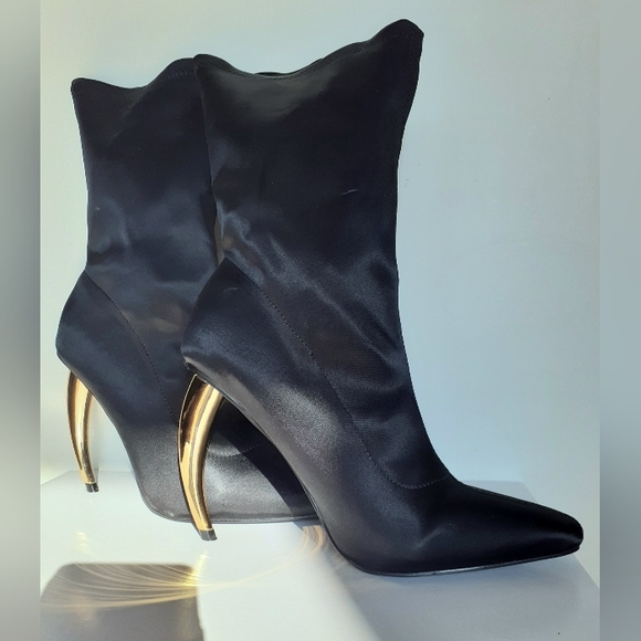 Pointed Toe Curved Gold Heel Silky Sock Booties - Size 7.5 - Picture 15 of 15